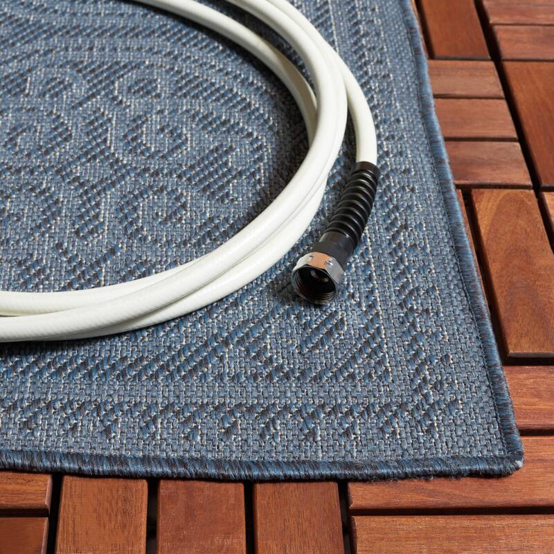 SAFAVIEH Bermuda Artimisia Geometric Indoor/Outdoor Waterproof Rug