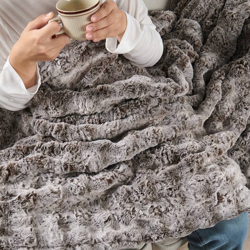 Variegated Warm Plush FauxFur Throw Cozy and Furry Blankets for Sofa