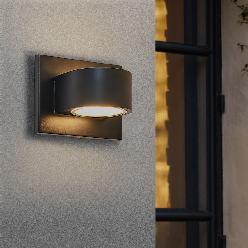 LED Round Shape outdoor wall light with black finish
