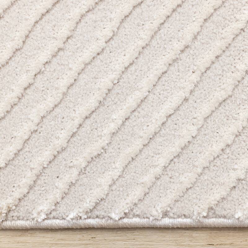 Textured Cream Triangular Lines Rug, 5'3" x 7'7"