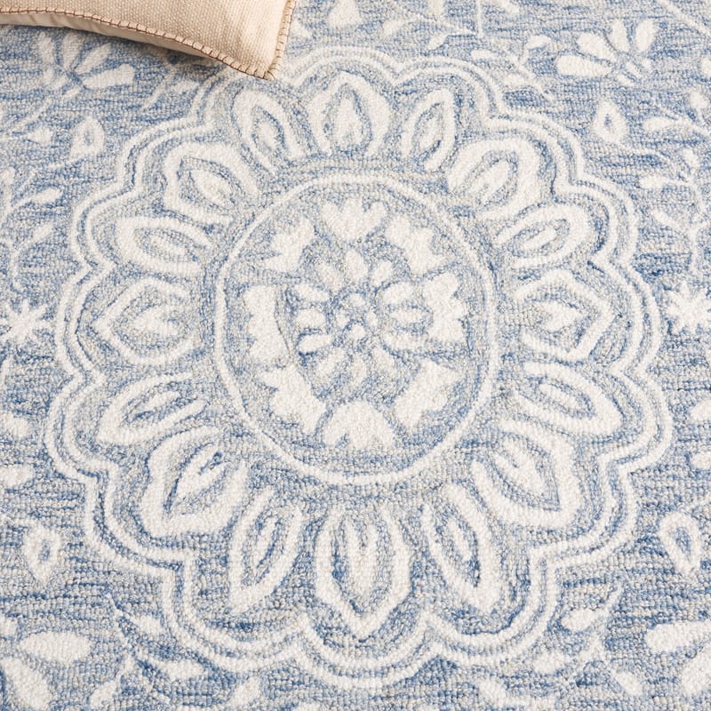 SAFAVIEH Handmade Metro Persefoni French Country Wool Rug