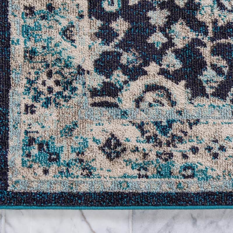 Traditional Koakburg Collection Area Rug