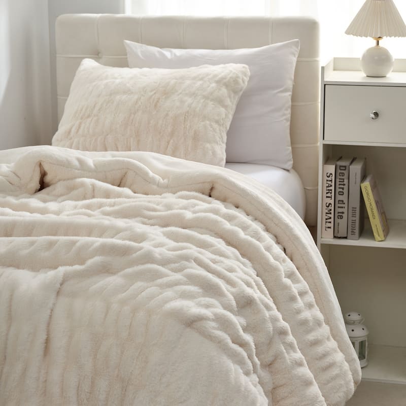Wrinkle Rolls Chunky Bunny - Coma Inducer® Oversized Comforter Set