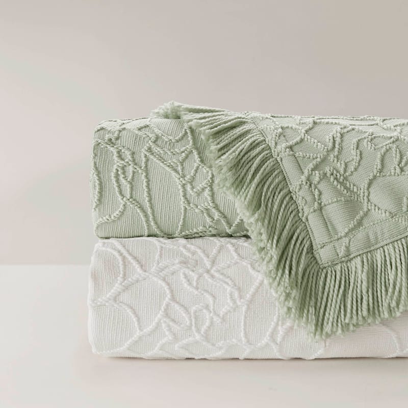 Queen 3-Piece Bedspread Set Poly-Cotton Floral Chenille with Fringe