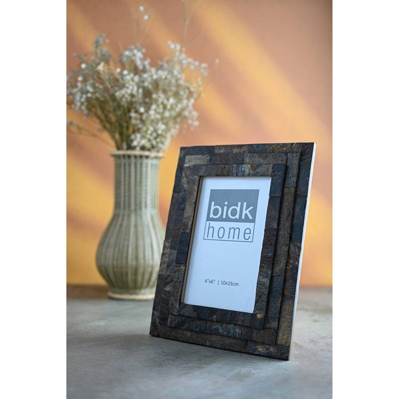 Step Horn Rectangular Picture Frame - for 4" x 6" Photo - Black