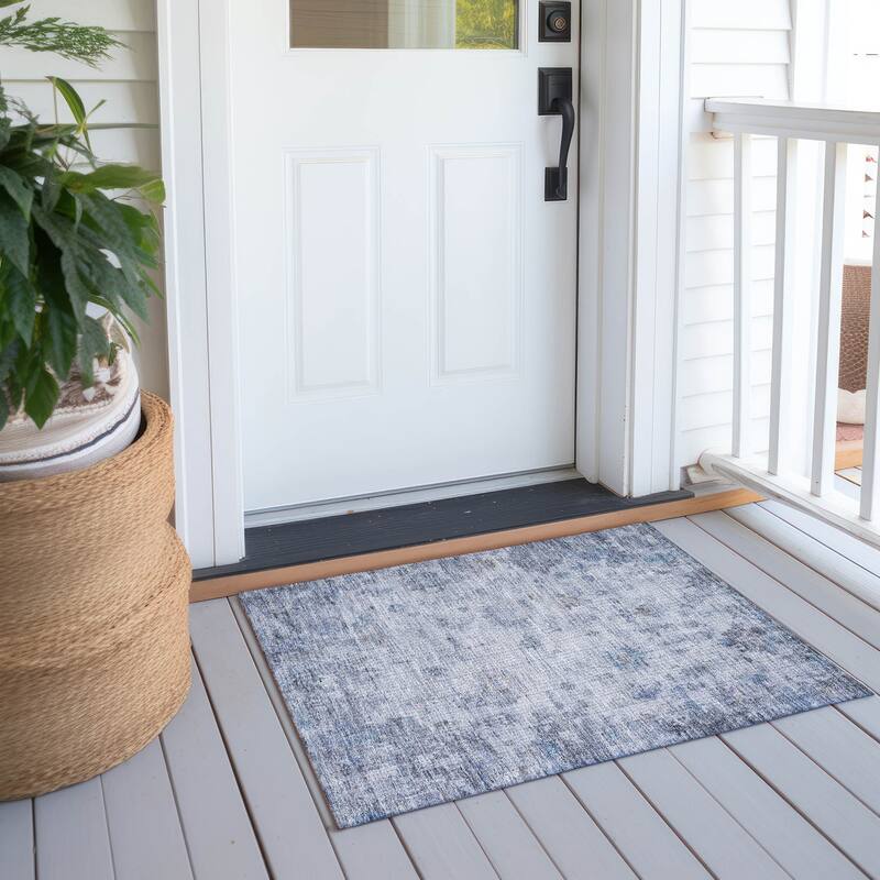 Machine Washable Indoor/ Outdoor Vintage Traditional Chantille Rug - Blue - 1'8" x 2'6"