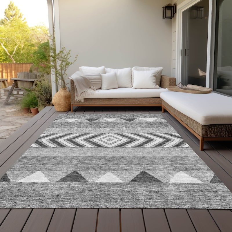 Machine Washable Indoor/ Outdoor Global Boho Chantille Rug - Gray - 8' x 10'