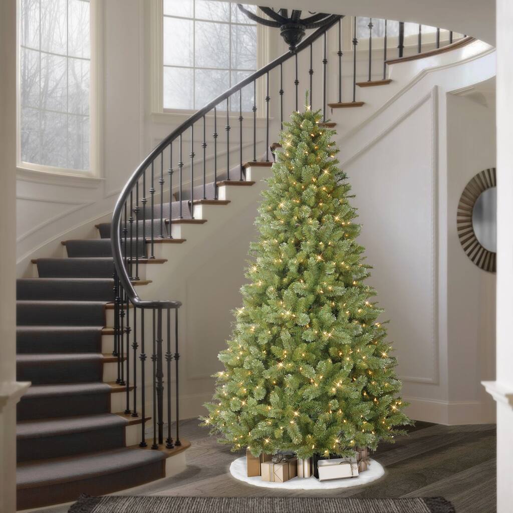 7.5' Pre-lit Light Green PVC/Hardneedle Tree