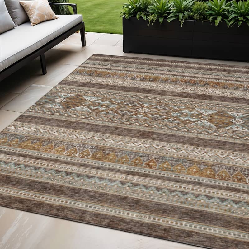 HomeRoots Southwestern Transitional Rectangle Outdoor Rug - 5' X 8'