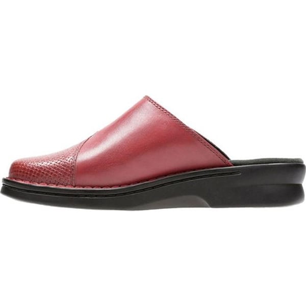 clarks red clogs