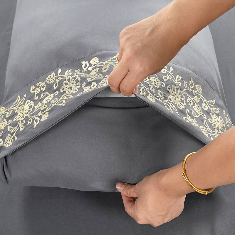 Serenta 4-piece Luxury Embroidered Bed Sheet Set