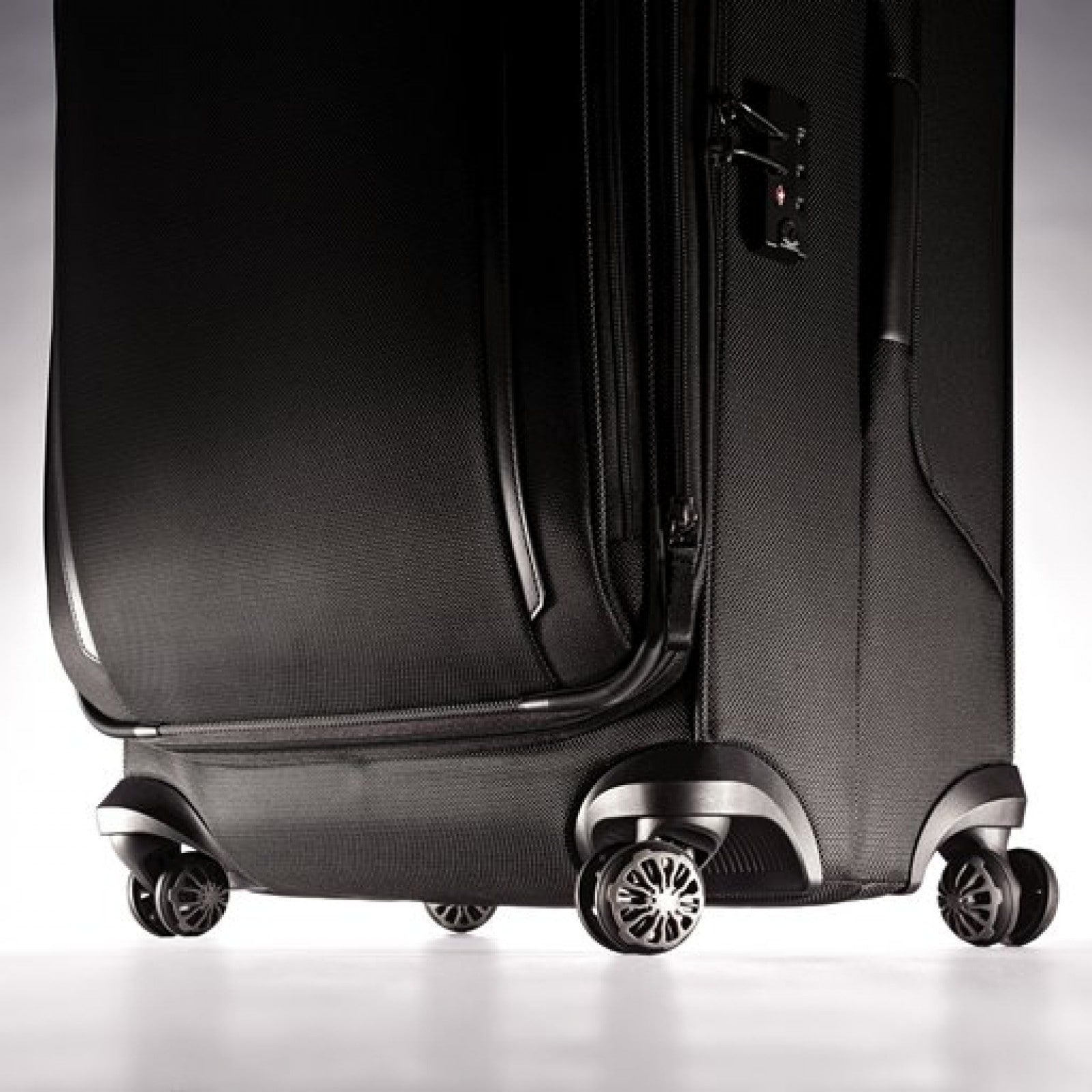 samsonite silhouette 29