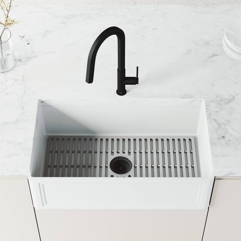 VIGO Hart Hexad 18" H Single Handle Pull-Down Kitchen Faucet