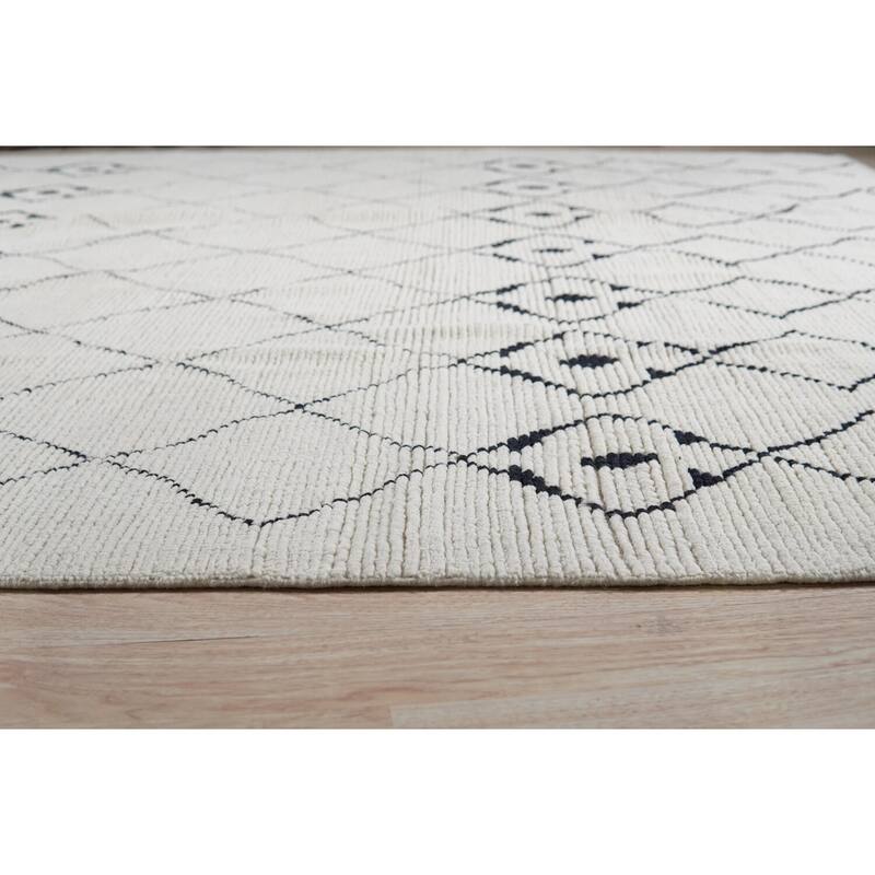 Hand-Knotted Wool Oushak Rug, 8' x 10', Ivory Area Rug, Luxurious Soft Texture for Living Rooms or Bedrooms - L