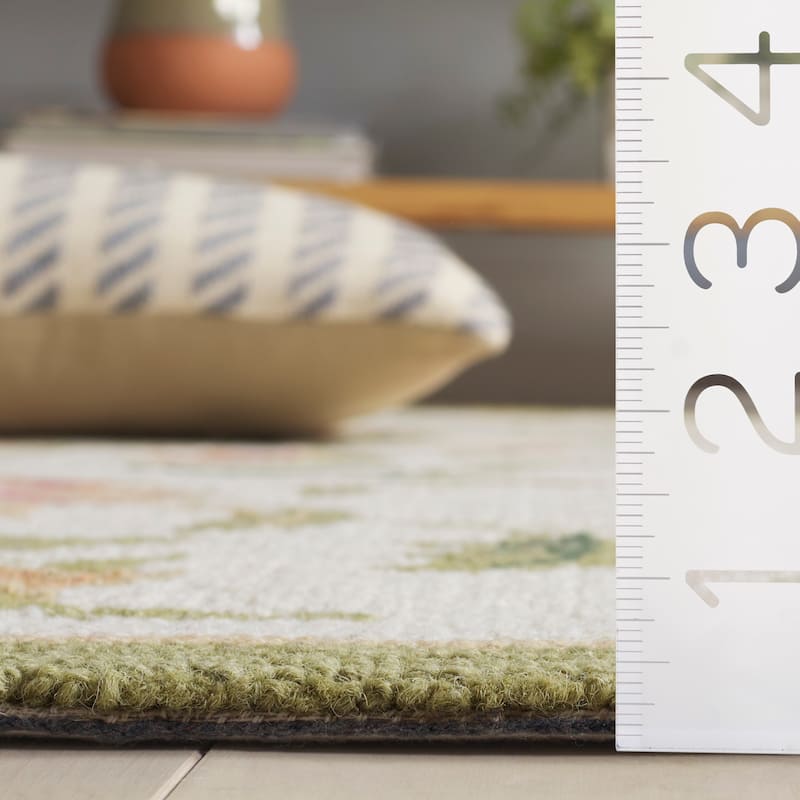 SAFAVIEH Handmade Chelsea Rodovica Floral French Country Wool Rug