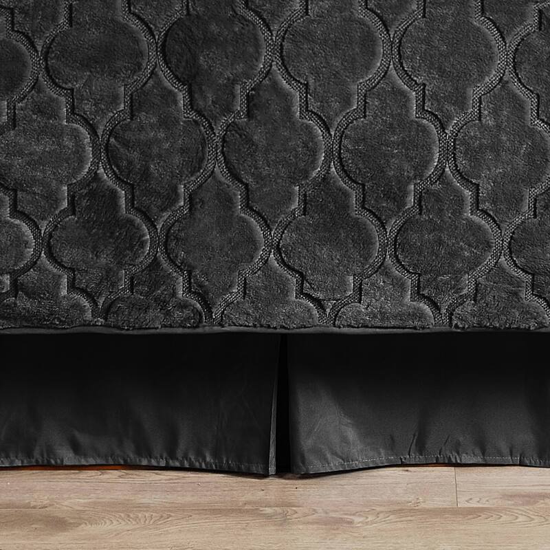 FauxFur Moroccan Design 7-piece Embroidered Quilt Set