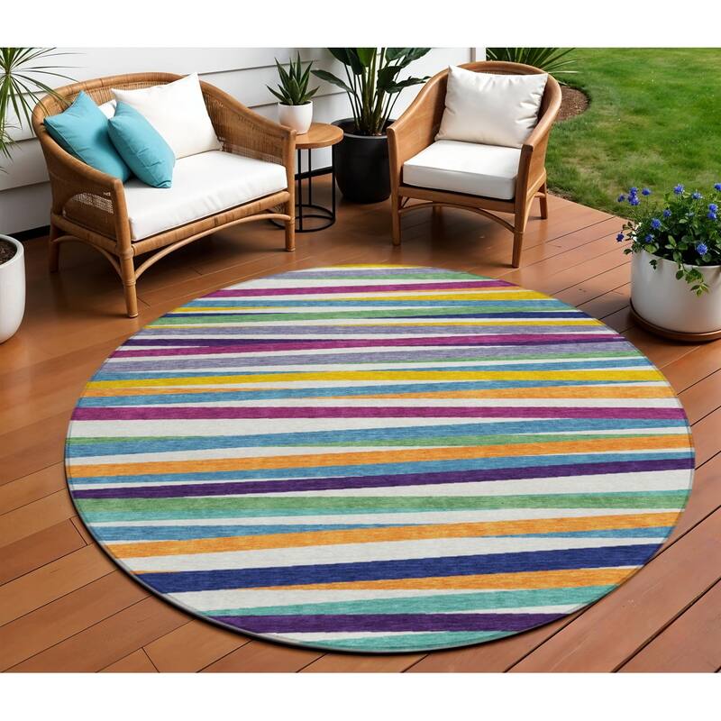 HomeRoots Striped Transitional Rectangle Outdoor Rug - 8' Round