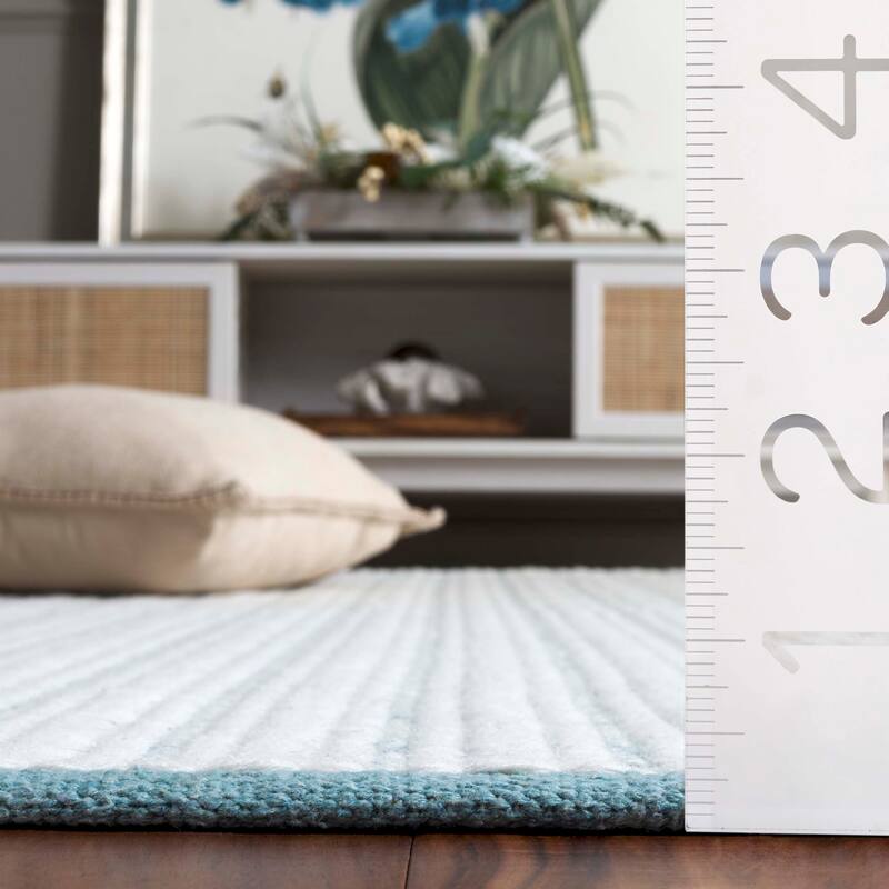 SAFAVIEH Handmade Vermont Muniba Wool & Cotton Rug