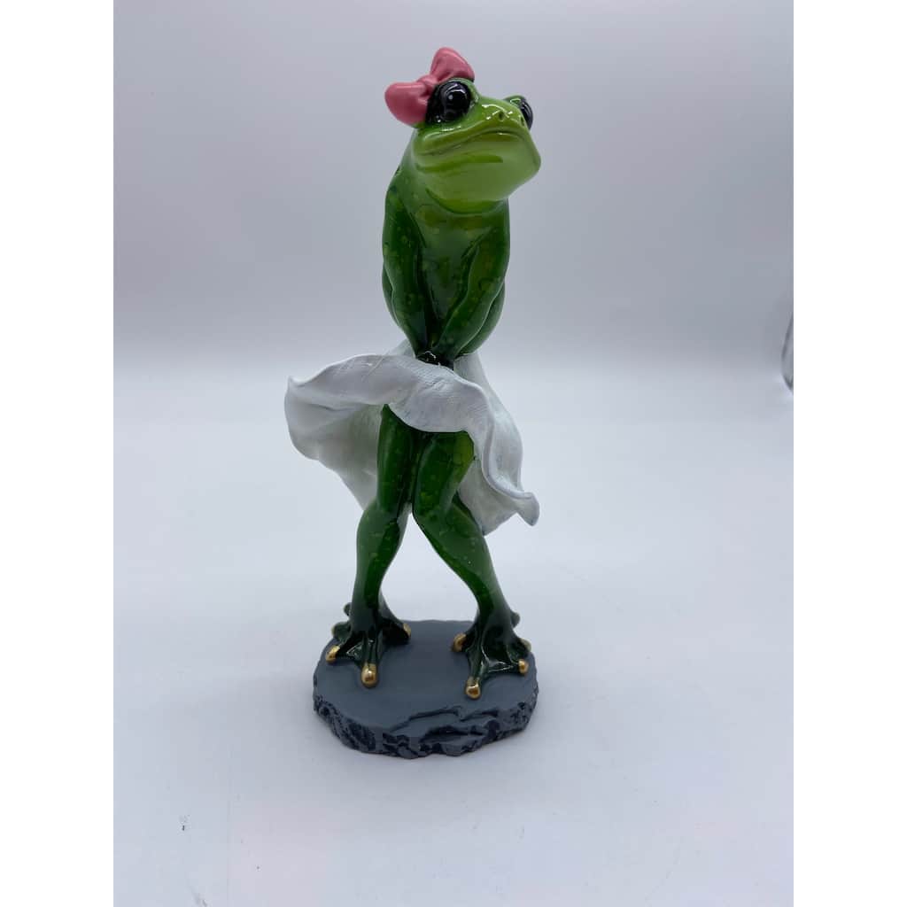 Marilyn Posed Frog