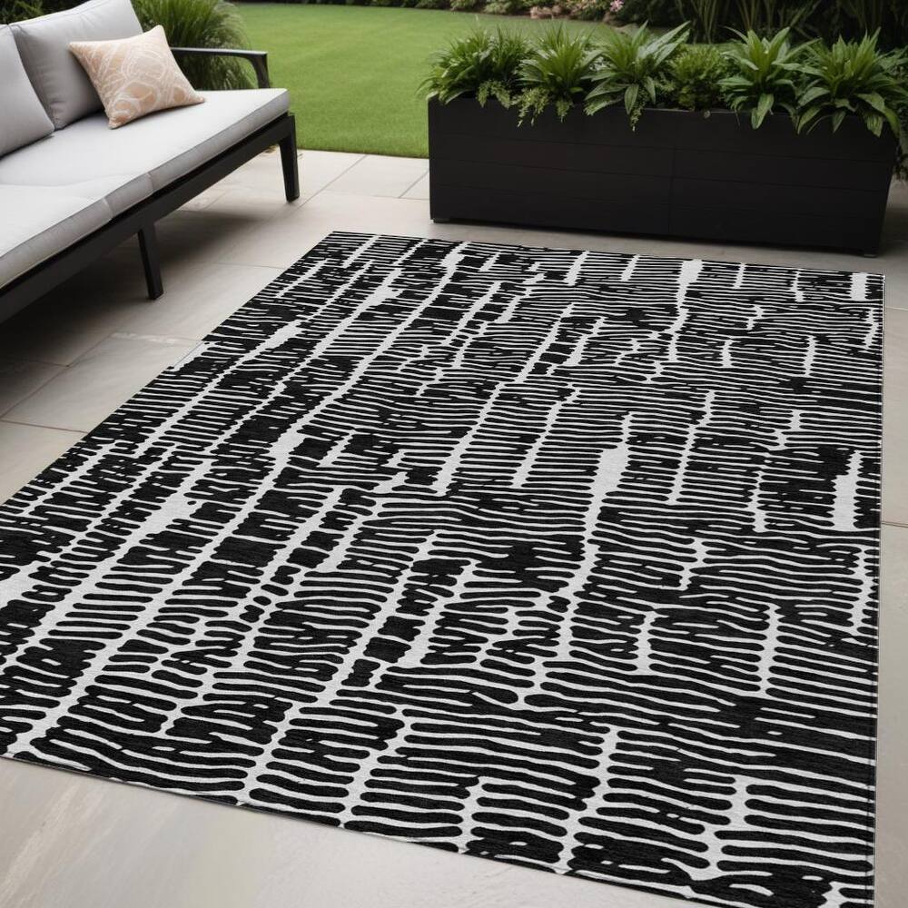 HomeRoots Abstract Transitional Rectangle Outdoor Rug