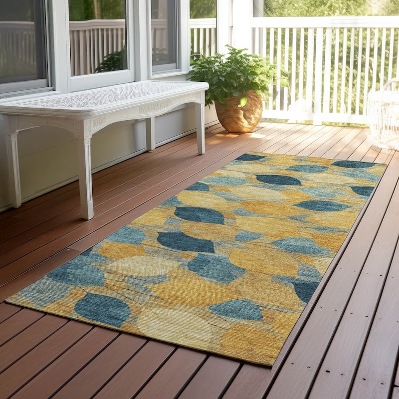 Machine Washable Indoor/ Outdoor Floral Mila Chantille Rug - Gold - 2'3" x 7'6"