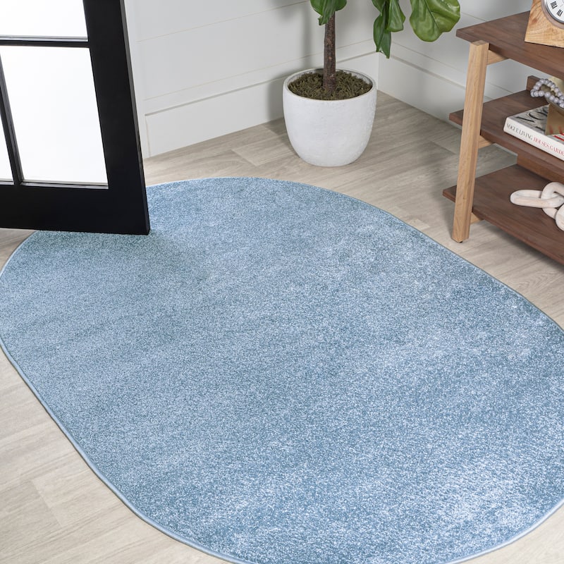 JONATHAN Y Tumbling Solid Low-Pile Area Rug - 5 X 8 Oval - Classic Blue