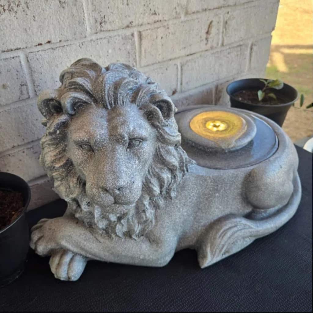 Glitzhome 20" L Polyresin Lying Lion Indoor Fountain Floor Standing Water Feature for Garden Yard Patio Porch Decor