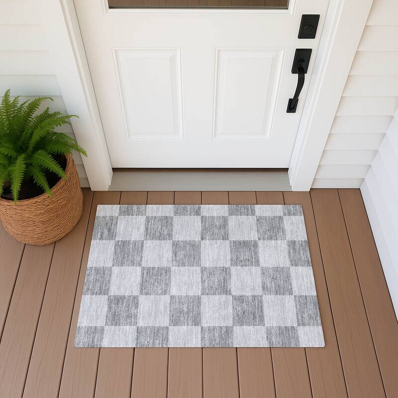 Machine Washable Indoor/ Outdoor Modern Checker Chantille Rug - Gray - 1'8" x 2'6"