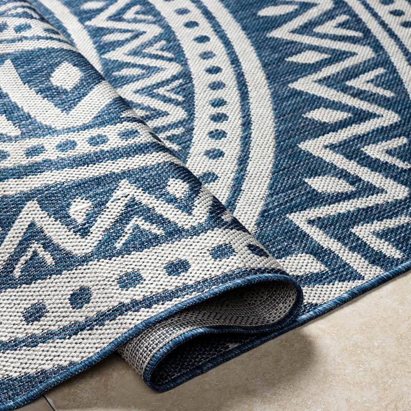 Livabliss Hurley Indoor/ Outdoor Mandala Area Rug