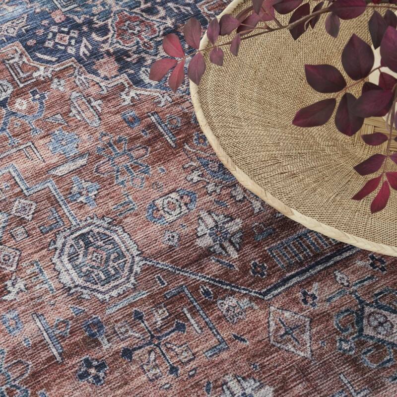 Nomuy Power Loomed Distressed Non Skid Area Rug By HomeRoots - 4' x 6'