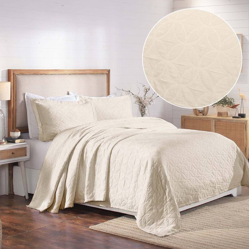 Superior Serenity Cotton Matelasse Jacquard Celtic Circle Bedspread Set - Ivory - King - 3 Piece