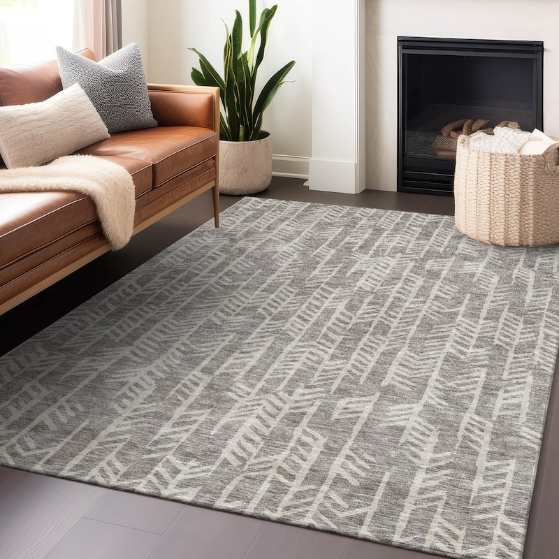Machine Washable Indoor/ Outdoor Chantille Modern Arrows Rug