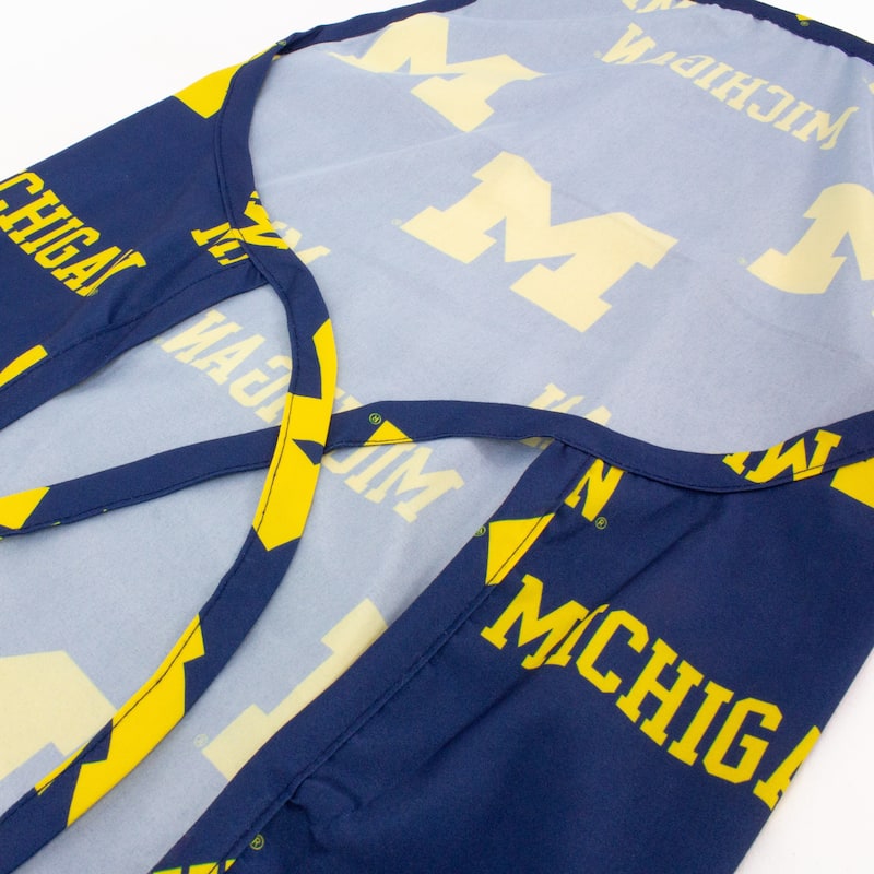 Michigan Wolverines Tailgating or Grilling Apron With 9" Pocket, Fully Adjustable