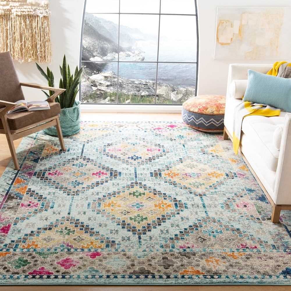 SAFAVIEH, Madison Hortensia Boho Diamond Distressed Rug