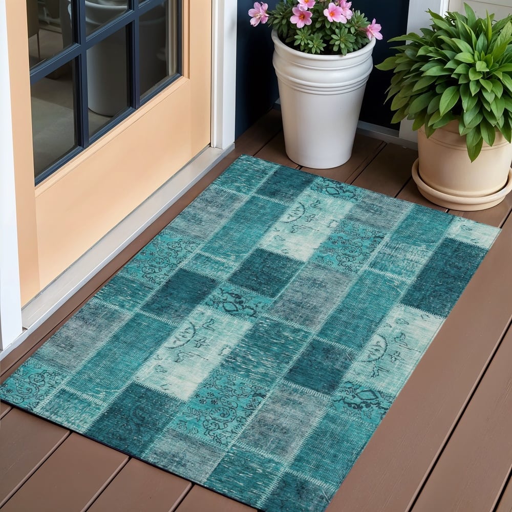 HomeRoots Patchwork Traditional Rectangle Outdoor Rug