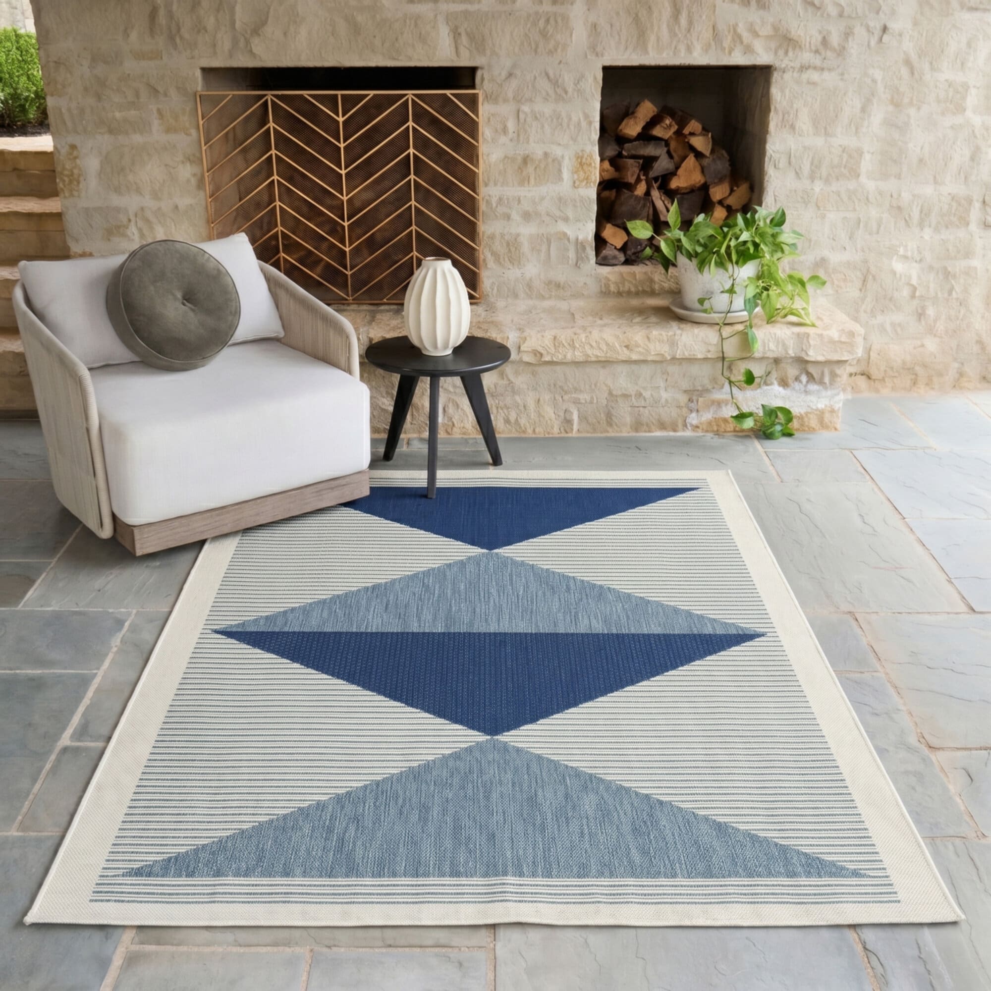 Helidon Modern Geometric Indoor/Outdoor Area Rug