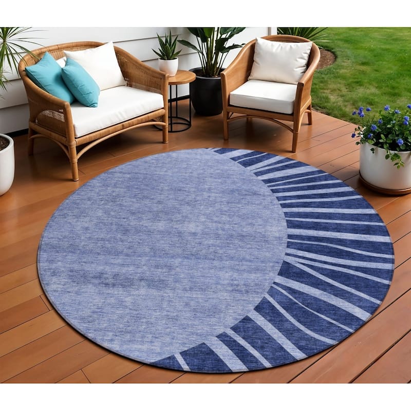 HomeRoots Abstract Transitional Rectangle Outdoor Rug - 8' Round