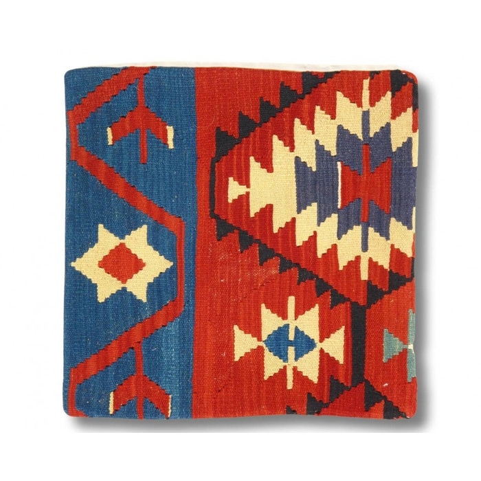 https://ak1.ostkcdn.com/images/products/is/images/direct/94221d953148b1eb5ed81ee5e91dea2e53e1f03b/Canvello-Vintage-Hand-Knotted-Turkish-Kilim-Pillow---20%22x-20%22.jpg