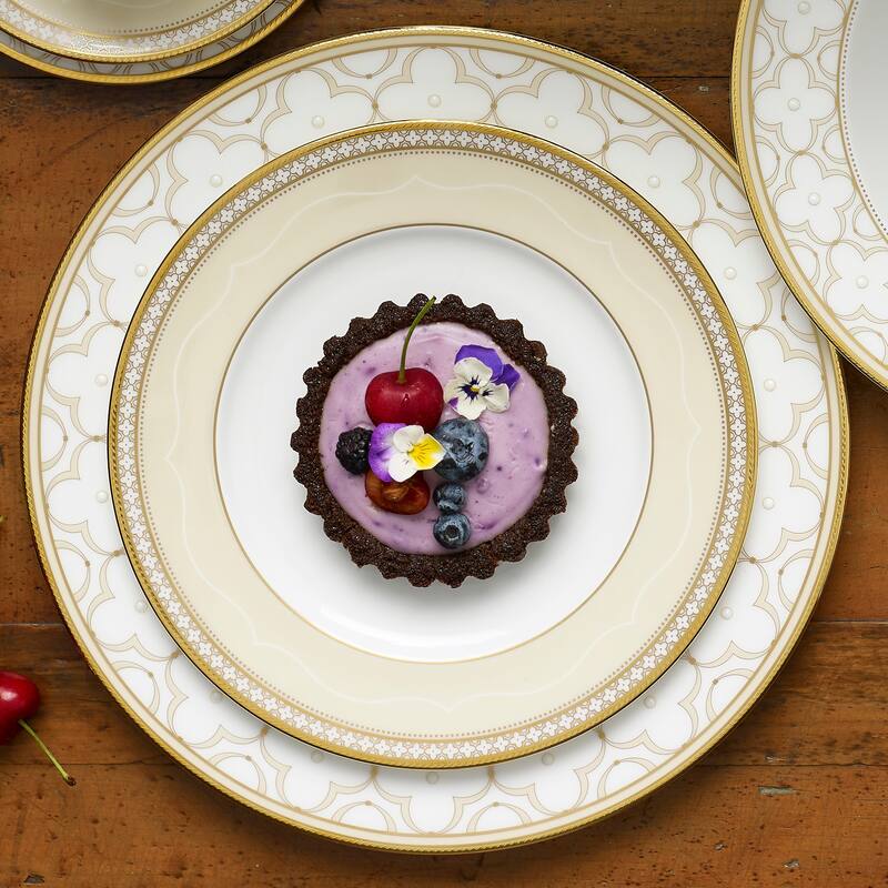 Trefolio Gold 40-Piece Dinnerware Set, Service for 8