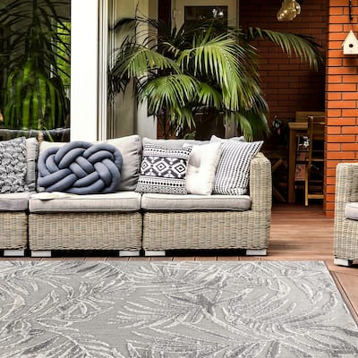 Bahama Palm Frond Floral Indoor/Outdoor Area Rug