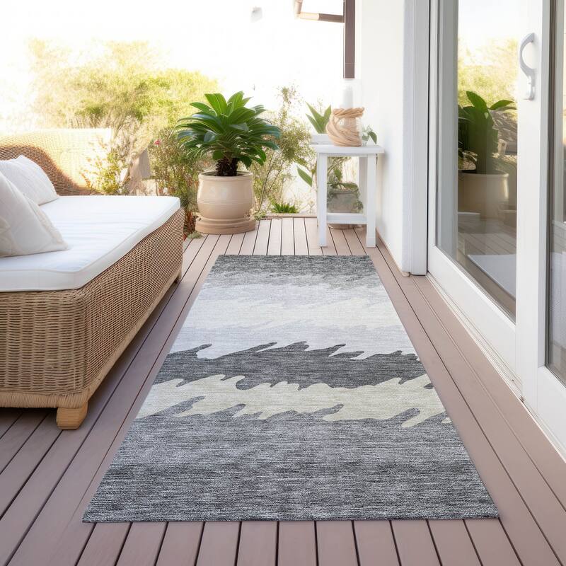 Machine Washable Indoor/ Outdoor Chantille Abstract Ombre Rug - Gray - 2'3" x 7'6"
