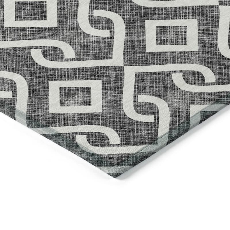 Machine Washable Indoor/ Outdoor Chantille Trellis Scroll Rug