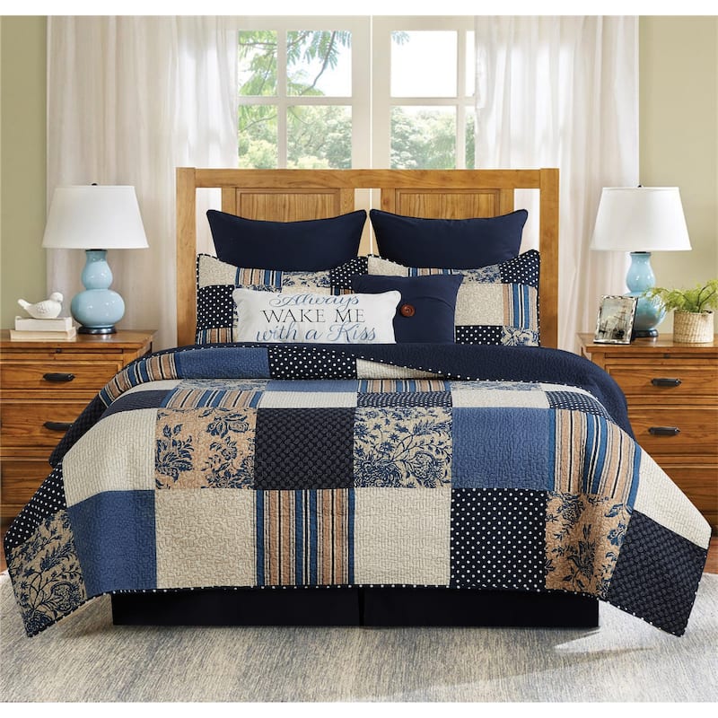 Julia Quilt Set