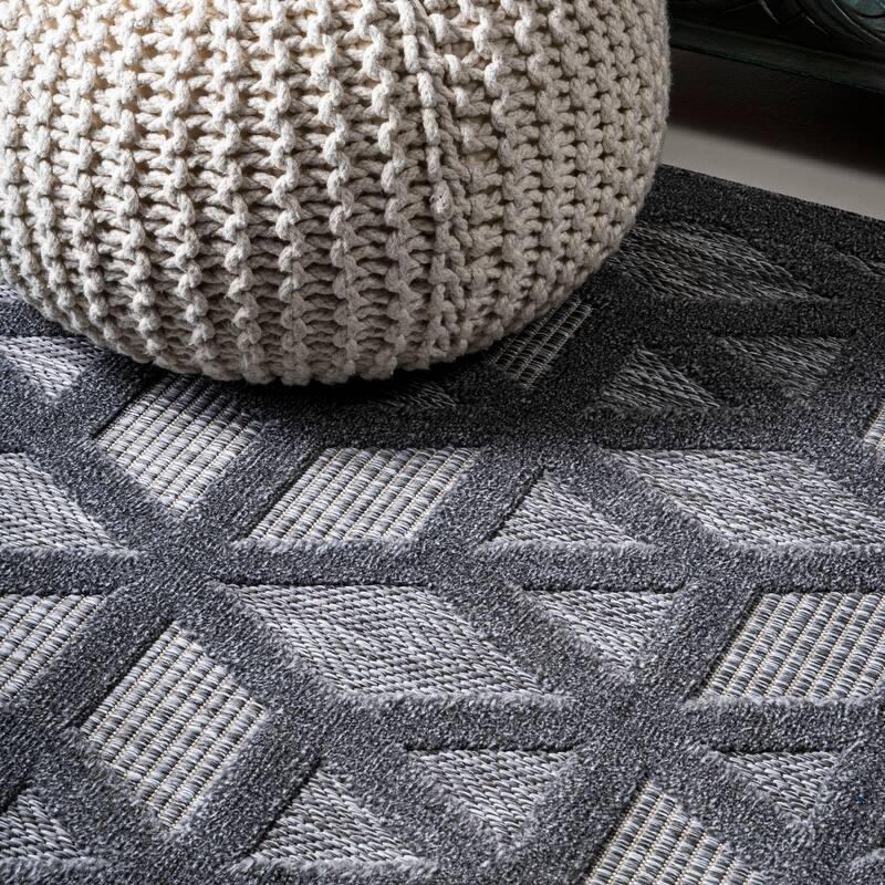 JONATHAN Y Peralta Neutral Geometric Indoor/Outdoor Area Rug