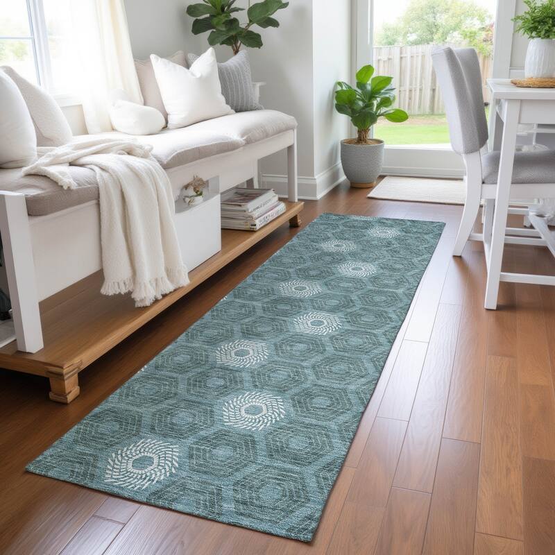 Machine Washable Indoor/ Outdoor Modern Hugoton Chantille Rug