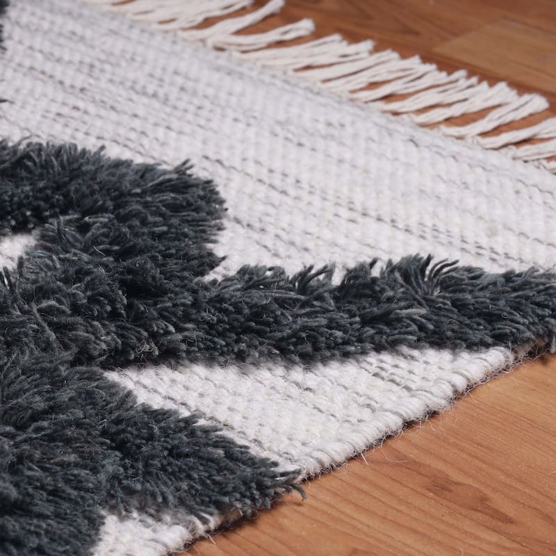 Superior Modern Farmhouse Trellis Handmade Wool Indoor Area Rug With Cotton Backing and Fringes