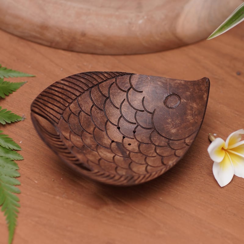 Novica Handmade Fabulous Fish Coconut Shell Soap Dish - Brown
