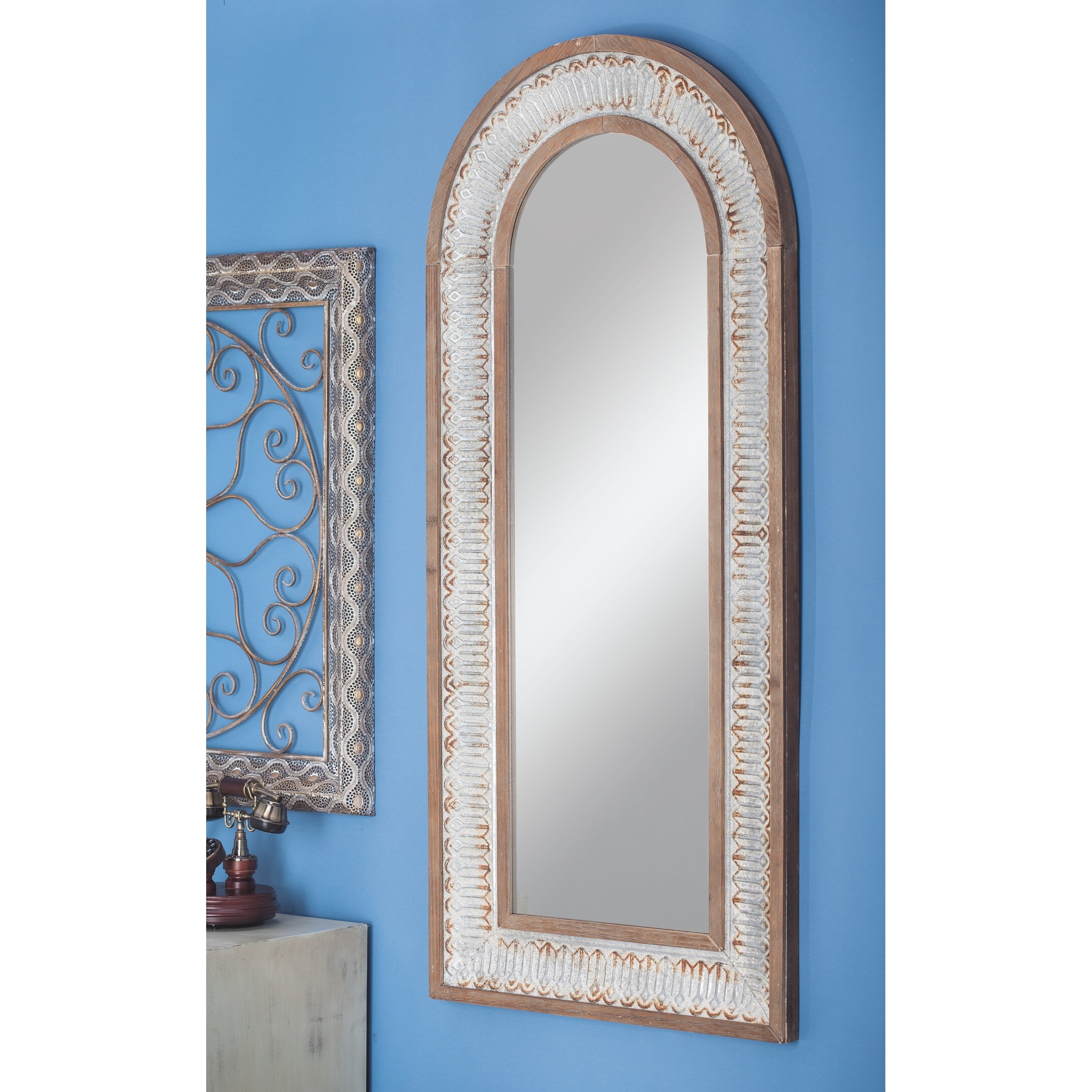 Shop Black Friday Deals On Tall Arched Natural Wood And Distressed Metal Patterned Framed Wall Mirror 26 X 58 26 X 2 X 59 Overstock 32197293