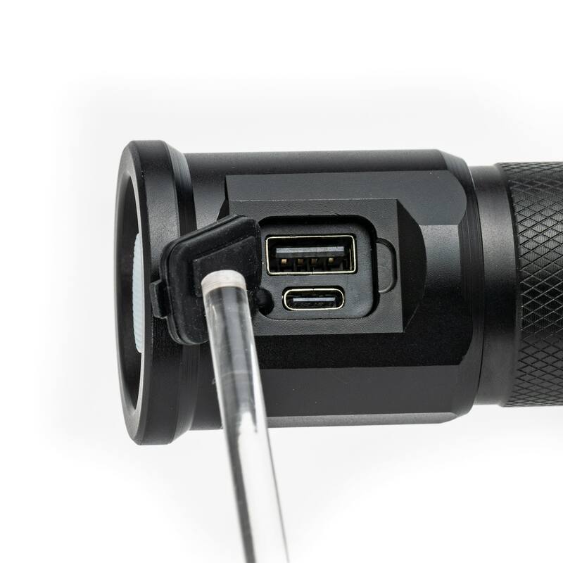 2600 Lumen LED Hybrid Power Flashlight 