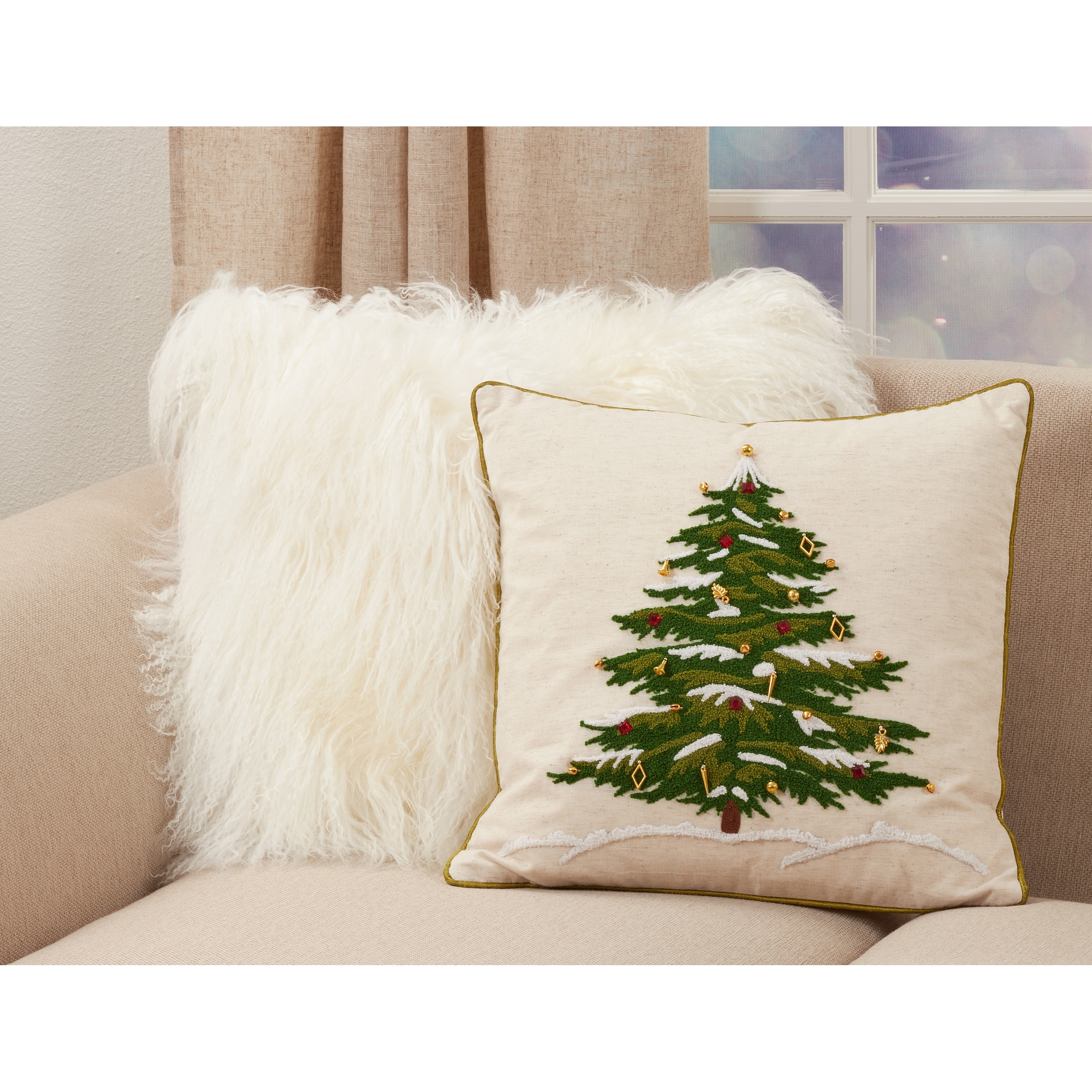 Saro Lifestyle Pillow With Embroidered Christmas Tree Design